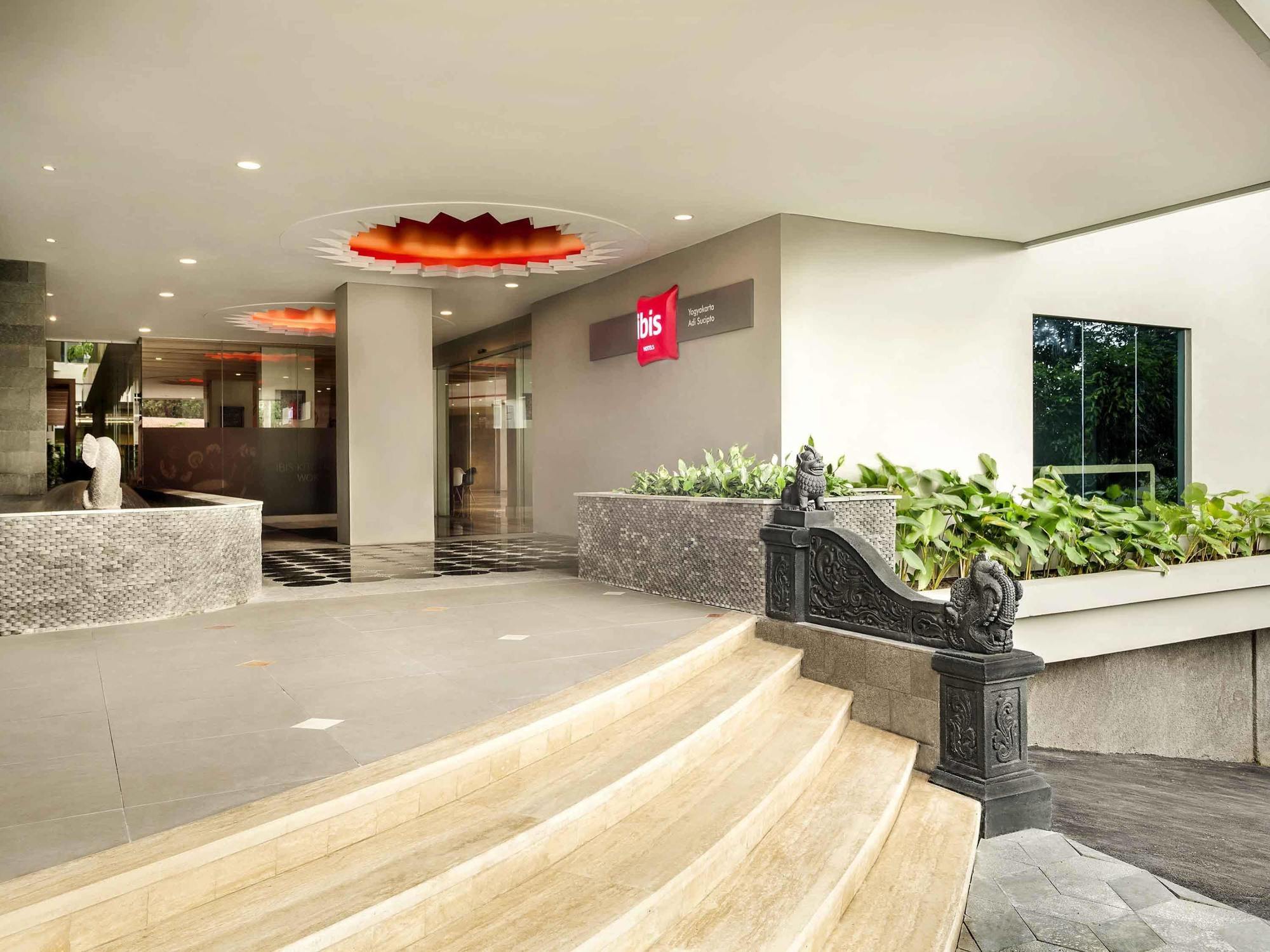 Hotel Ibis Yogyakarta Adi Sucipto 3*